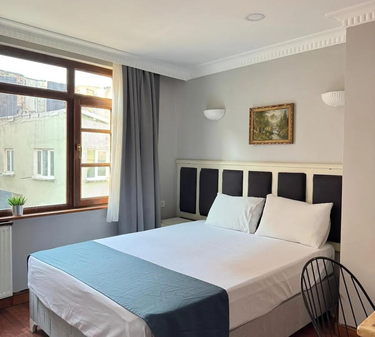 Perahomes Wooden Flat 伊斯坦布尔